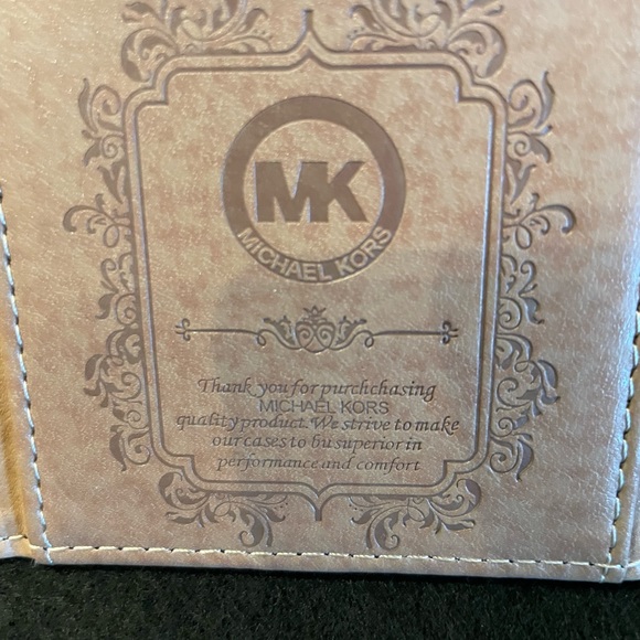 NWOT Michael Kors cell phone case black and gray signature coated canvas - Picture 5 of 7